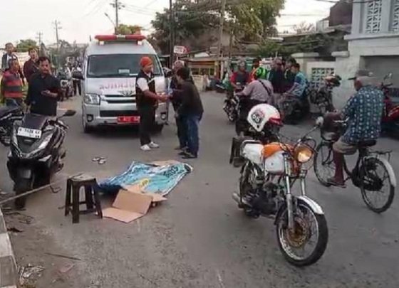 Luka Parah di Wajah, Pemotor Tewas Usai Kecelakaan di Jalan Sawah Besar