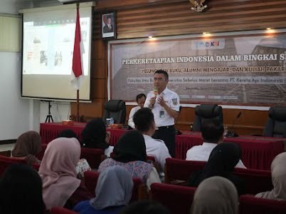 KAI Bahas Sejarah dan Masa Depan Perkeretaapian Indonesia di Kuliah Pakar UNS