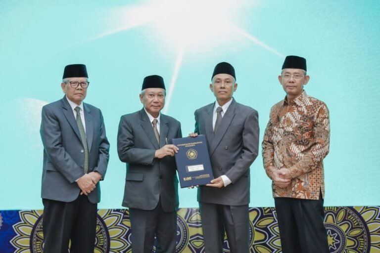Prof. Harun Joko Prayitno Resmi Dilantik Rektor UMS, Usung 8 Prioritas Strategis Menuju World Class University