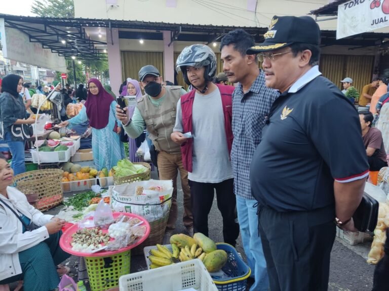 Robby Sidak Pasar Pagi, Bahas Rencana Relokasi dengan Pedagang