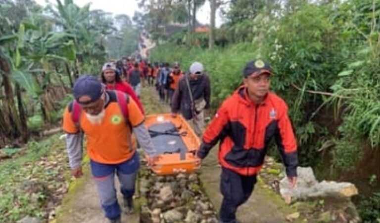 Jenazah Sugeng Parwoto, Pendaki Merbabu yang Hilang Dibawa ke Rumah Duka