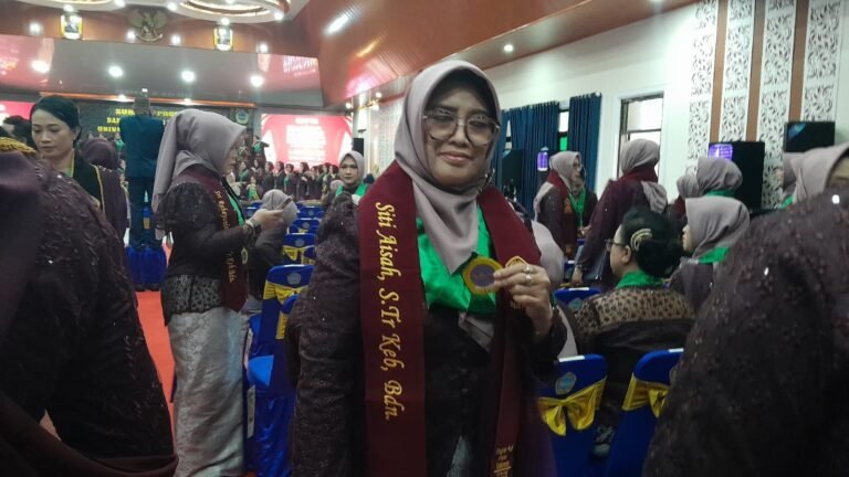 Cerita Lansia Berhasil Lulus S1 Profesi Bidan Tepat Waktu di UNW Ungaran