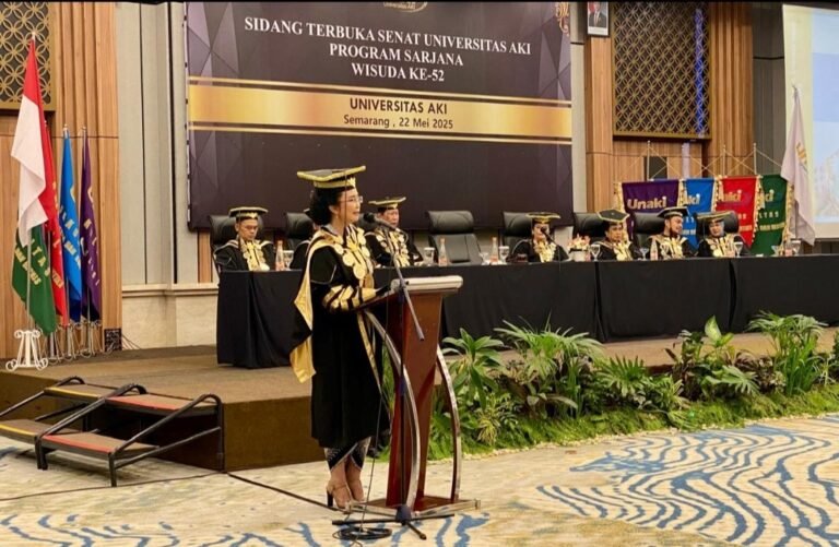 Wisuda ke-52, UNAKI Semarang Komitmen Hasilkan Lulusan Berkualitas dan Berdaya Saing