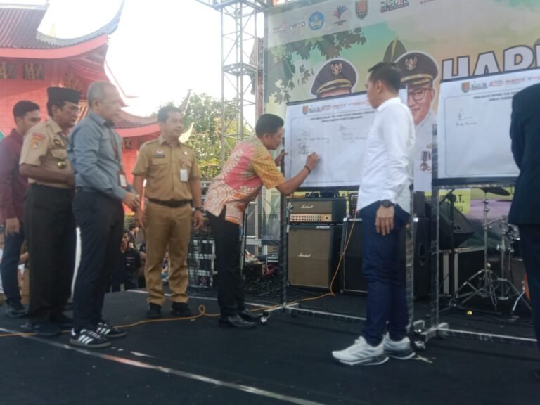 Puncak Hardiknas Kota Semarang Berlangsung Meriah, Digelar Lomba Band antar SMP, Permainan Tradisiona, dan Vlog