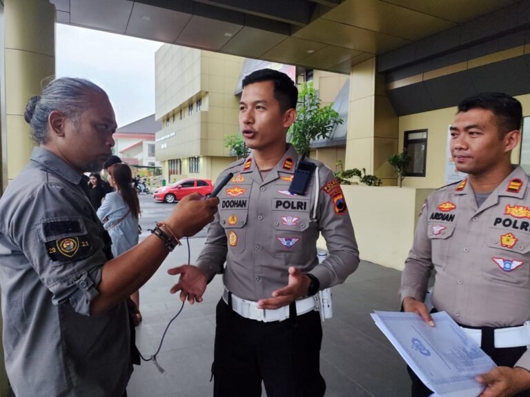 Ngeblong Lampu Merah, Mobil Tabrak Dua Motor Dua Orang Meninggal