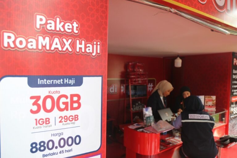 Telkomsel Hadirkan Layanan Lengkap di Embarkasi Solo