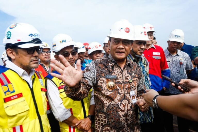 Ahmad Luthfi Cek Kolam Retensi Terboyo dan Sriwulan