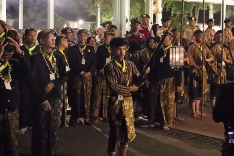 Filosofi Atita, Atiki, Anagata Pada Malam 1 Sura Pura Mangkunegaran, Sinta Nuriyah dan Titiek Soeharto Ikuti Laku Topo Bisu