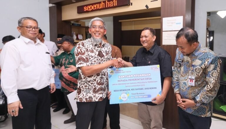 Enam Desa Tergenang Rob Sayung dapat Bantuan Rp1,1 Miliar 