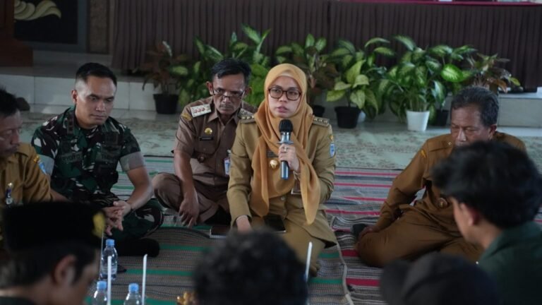 BEM Unissula Suarakan Krisis Rob Sayung, Bupati Demak Janji Penanganan Komprehensif