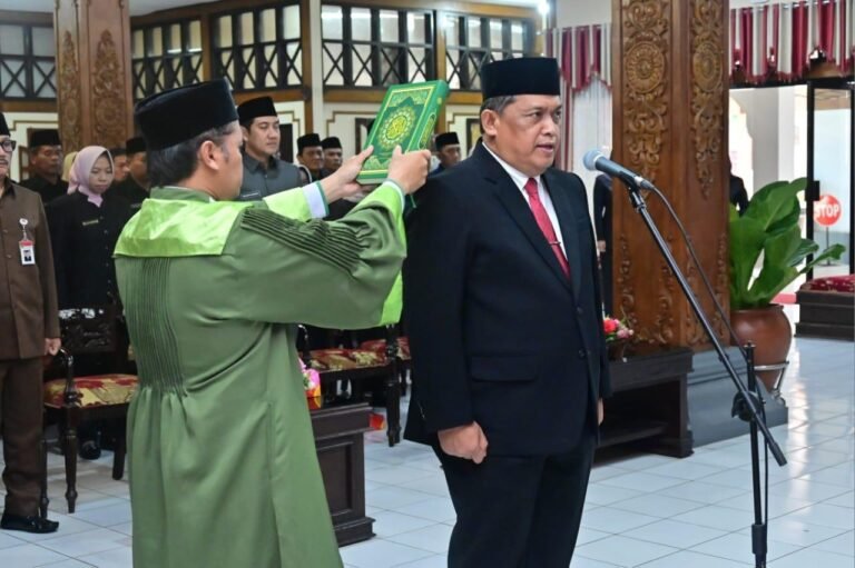 Suyamto Resmi Dilantik sebagai Pj Sekda Sukoharjo Gantikan Widodo