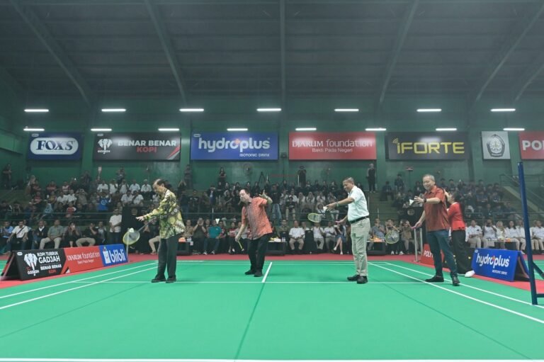 Undip Kembangkan Olahraga Bulutangkis