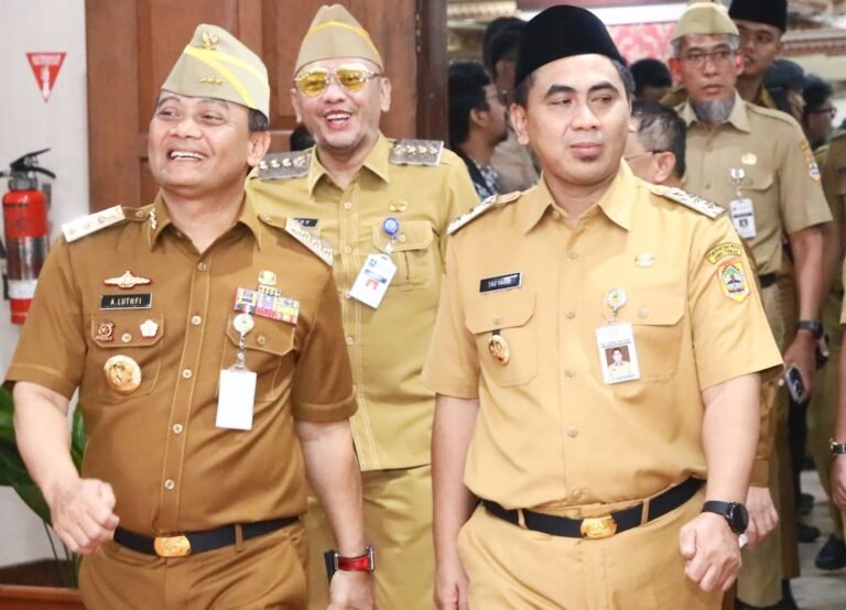 100 Hari Kerja Ahmad Luthfi- Taj Yasin Raih Berbagai Apresiasi