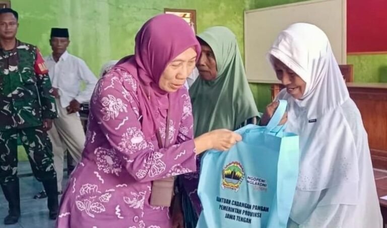 Korban Rob Sayung Terima Bantuan Beras dan Kesehatan