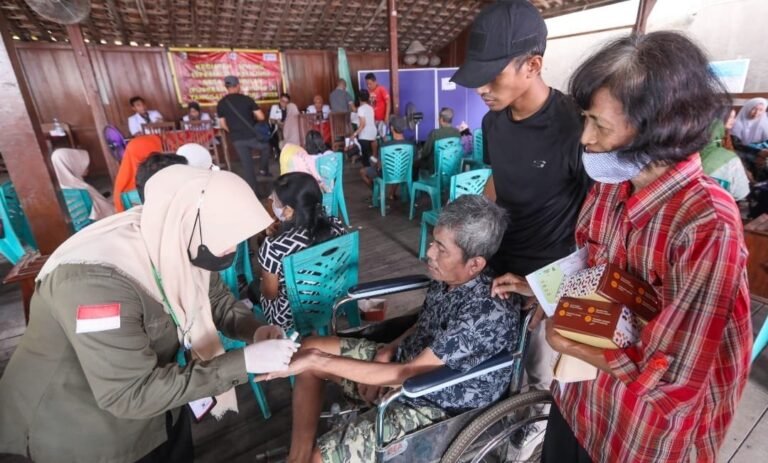 Pemprov Jateng Kerahkan Dokter Kulit Tangani Korban Banjir Rob Sayung