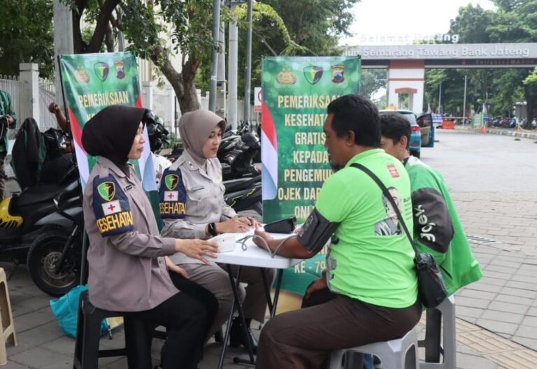 Sambut HUT Bhayangkara ke-78,  Polrestabes Semarang Gelar Bakti Kesehatan 