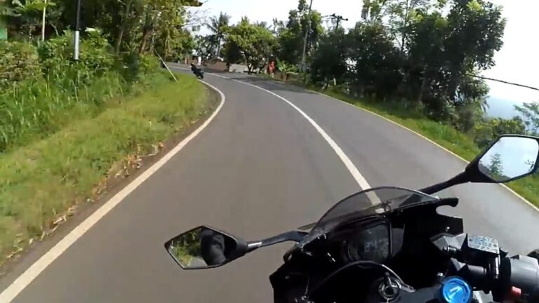 Bahaya Menyalip di Tikungan, Persimpangan, dan Jembatan saat Berkendara