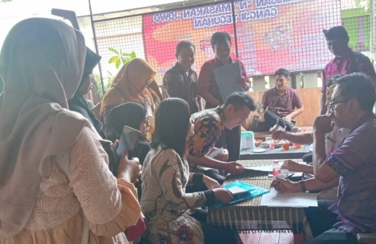 Warga berjubel Cari Suket Afirmasi Datangi Dinsos Sragen
