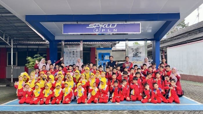 Dukung Komitmen Listrik untuk Rakyat, PLN Berikan Edukasi Ketenagalistrikan pada Generasi Muda