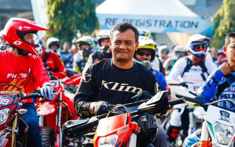 Gubernur Jateng Ahmad Luthfi Ikut Enduro Touring Jajal Sirkuit Enduro di Kendal