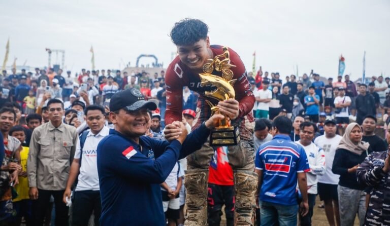 Jadi Raja Tanjakan, Pembalap Kendal Mampu Saingi Peserta Luar Negeri di KSAL Cup Hiu Selatan International Hard Enduro