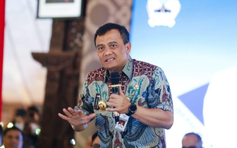 Serap Aspirasi Petani Tembakau, Ahmad Luthfi Siap Operasi Rokok Ilegal