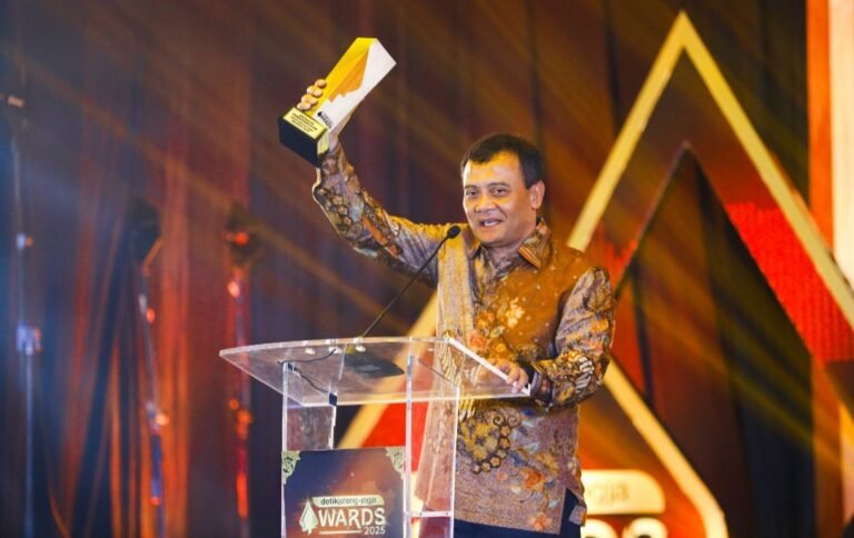 Dari ” Together We Can”, Gubernur Jateng Ahmad Luthfi Raih Penghargaan Tokoh Pemimpin Kolaboratif 