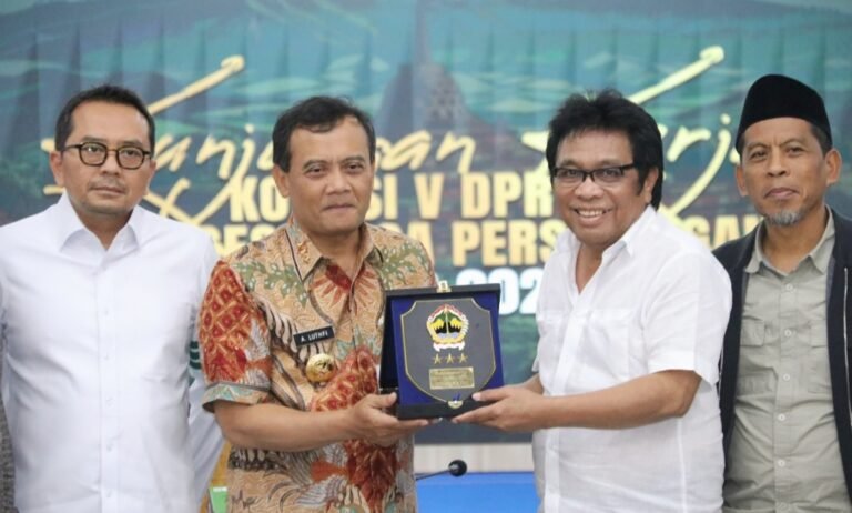 DPR Dukung Anggaran Rp1,7 Triliun untuk Penanganan Rob Demak yang Diajukan Ahmad Luthfi 