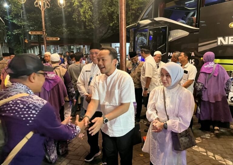 “Keberhasilan Tanpa Duka”, 395 Jemaah Haji Solo Hadir Lengkap, Disambut Hangat di Balai Kota