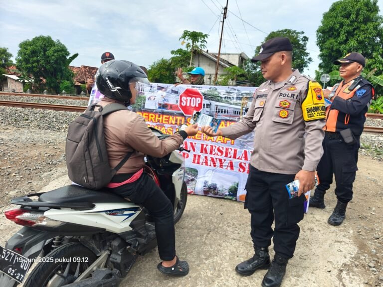 KAI Daop 4 Semarang Rutin Patroli Jalur dan Sosialisasi