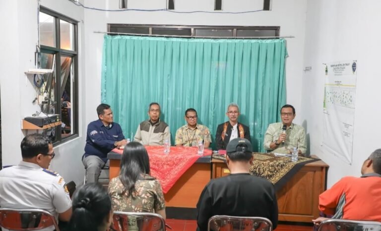 Pemprov Jateng Fasilitasi Internet Gratis di Terminal Tawangmangu, Warga Sangat Terbantu