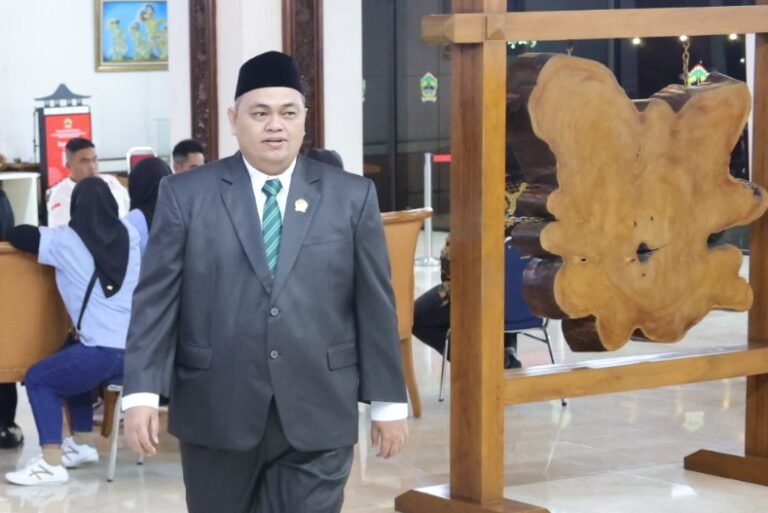 Lahan Kritis Tinggi, Sarif Kakung Minta Penanganan Berkesinambungan