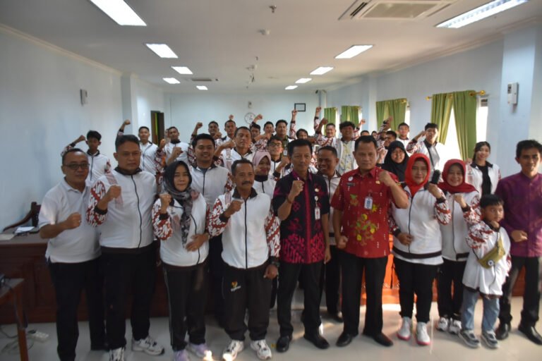 Sekda Demak Lepas Kontingen KORMI Berlaga di FORNAS 2025 VIII NTB