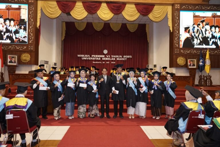 Pernah jadi Lulusan Terbaik FEB UNS, Kini Dirut KAI Beri Hadiah Spesial untuk Wisudawan