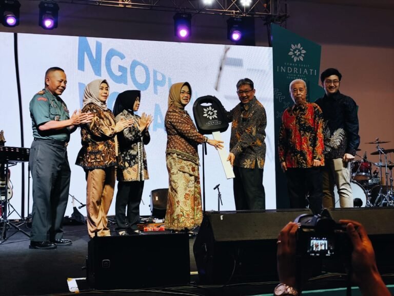 Dukung ‘Speling’ Gubernur Luthfi,  RS Indriati Serahkan Bantuan Ambulan