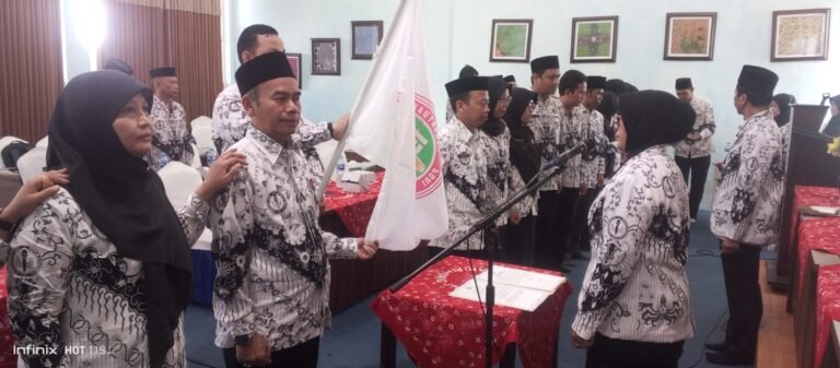 APKS PGRI Kabupaten Rembang Resmi Dilantik, Ngadiyono, S.Pd., M.Pd. Nahkodai Masa Bakti 2025–2030