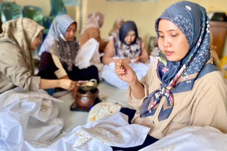 Pelatihan Membatik-Tata Boga Program Kerja DBHCHT Semarang