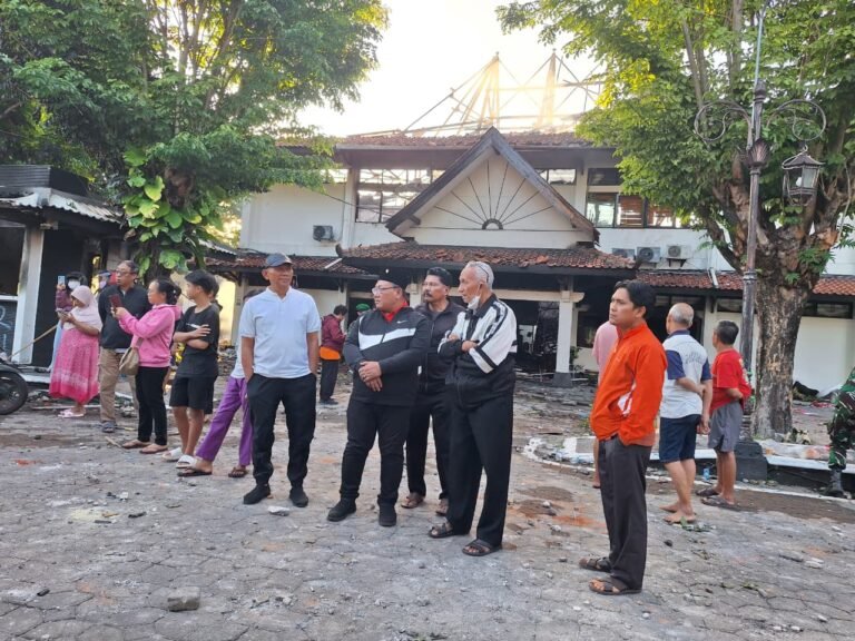 Ketua DPRD Solo Menyayangkan Aksi Massa Bakar Gedung DPRD