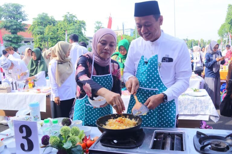 Lomba Masak Nasi Goreng Istri Pejabat Kudus Meriah