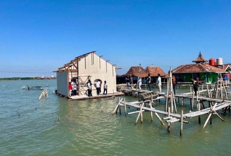 Ini Dia Rumah Apung Bantuan Pemprov Jateng untuk Korban Rob Sayung