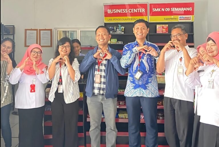 Lolos Program Alfamart Class Competitions 2025, SMKN 9 Kota Semarang Siap Maju Nasional 