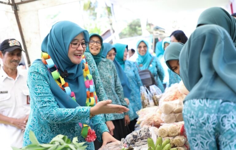 Masifkan Rabu Pon, Nawal Yasin Dorong Pelibatan Kelompok Wanita Tani