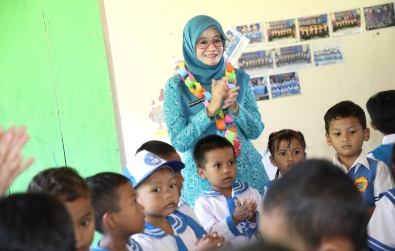 Senyum Ceria TK Mutiara Purworejo  Disambangi Bunda PAUD Jateng