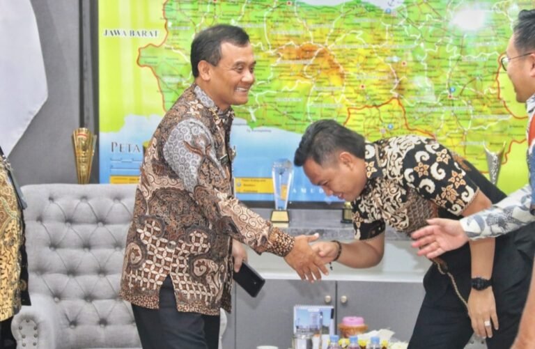 Gubernur Jateng Dorong Pemkab Cilacap Percepat Urus Izin Kawasan Industri