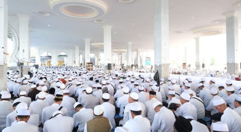 Ribuan Jamaah Padati Haul Akbar dan Maulidurrasul di Pesantren Al Fitrah Semarang