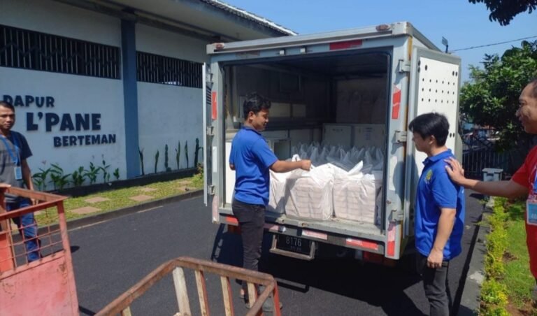 Yayasan Harvey Movement dan Lapas Kelas I Kedungpane Semarang Bakti Sosial dalam Rangka HUT RI ke-80