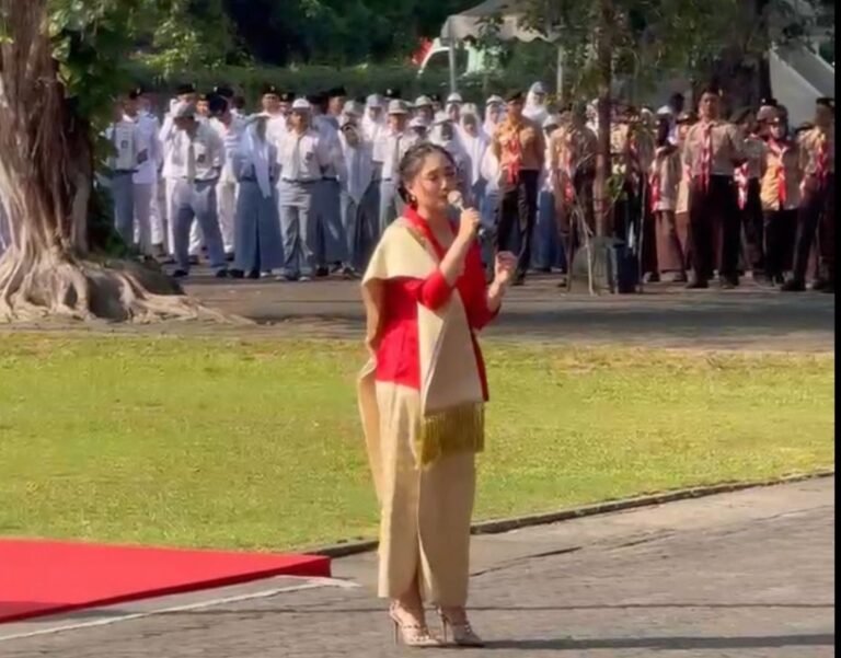 Satu Hari, Dua Pulau :Cicit Buyut Kakak W.R. Soepratman Mengukir Sejarah HUT ke-80 RI 