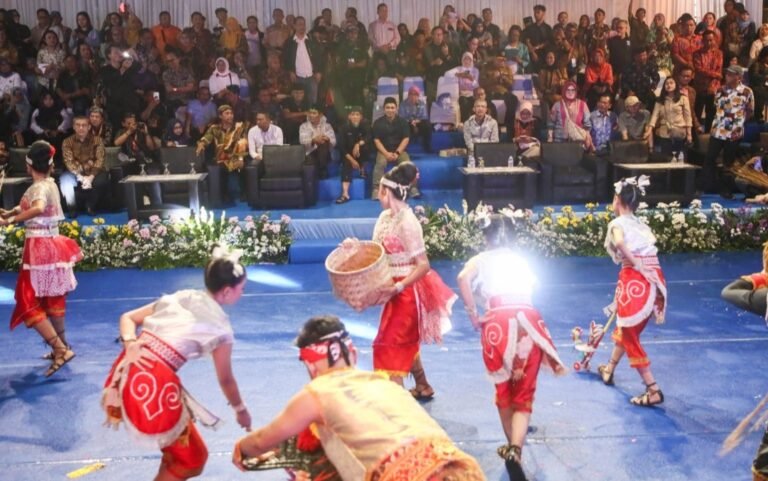Meriah, Parade Seni Budaya Hari Jadi Jawa Tengah 2025 