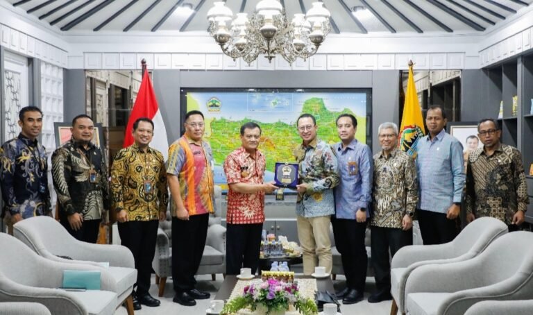 Pemprov Jateng Target Pemasangan 1.000 Sambungan Listrik Gratis Tahun 2025