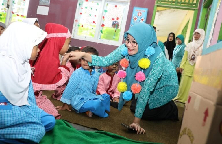 Sambangi PAUD di Ngargosoko Magelang, Nawal Yasin Kagumi Kelincahan Siswa Menari